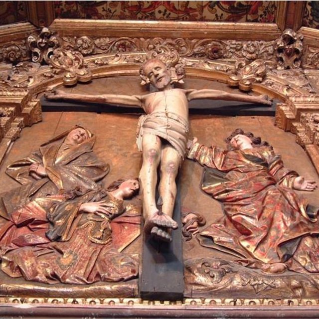 Coro Alto Cristo Gótico